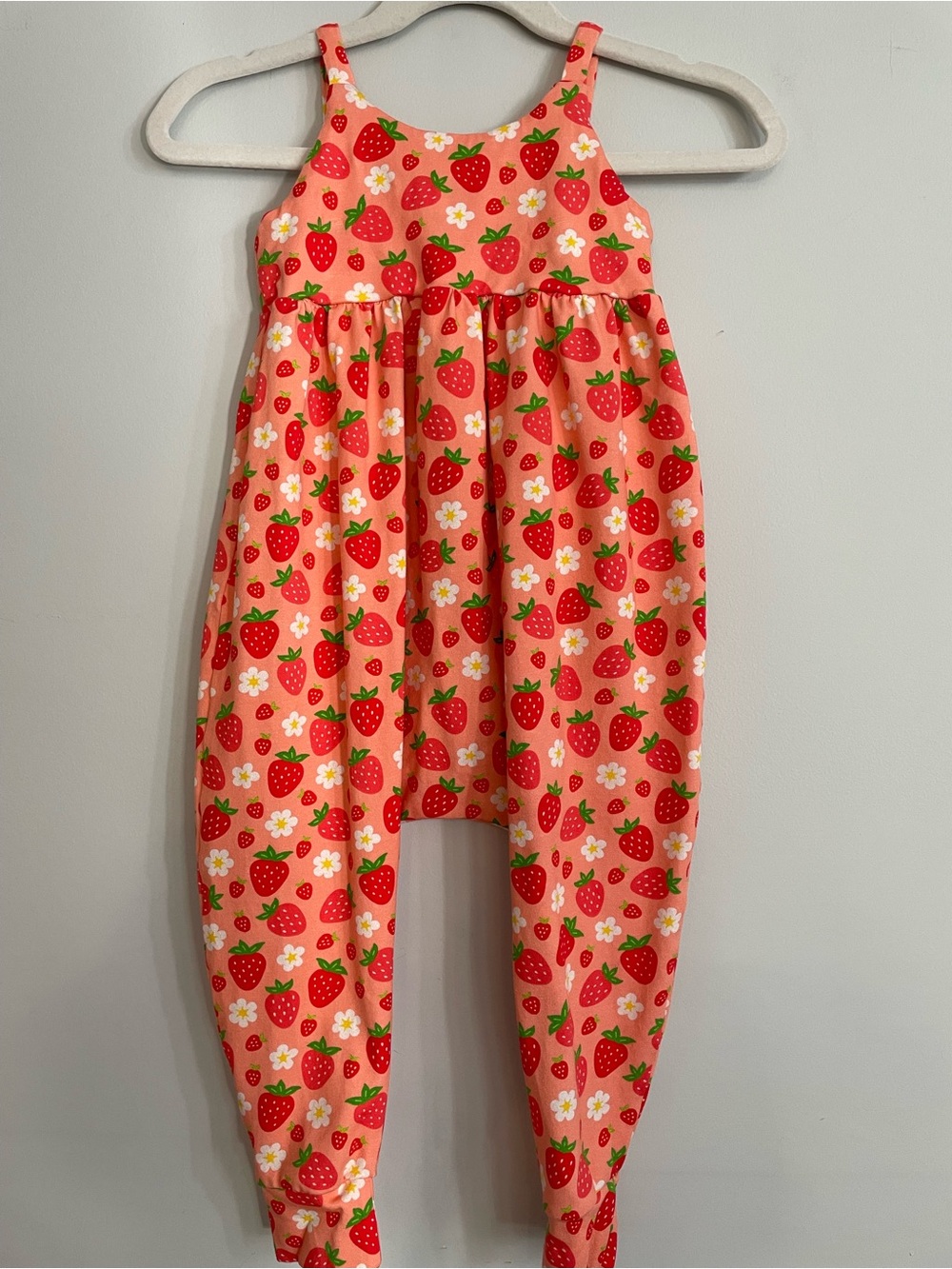 Bright Strawberry Print romper 🇨🇦 baby toddler romper one piece